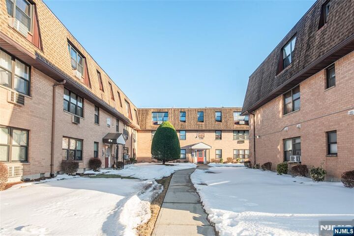 Property Photo: 12 N End Drive NJ 07094