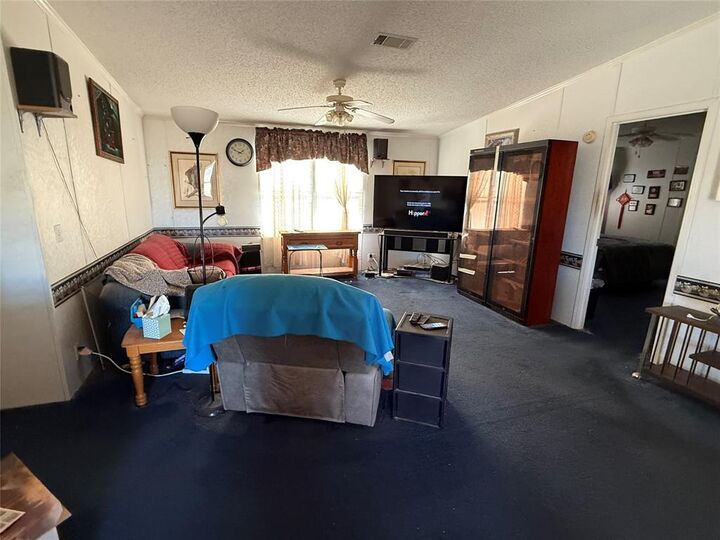 Property Photo: 7872 Jane Long Road TX 76266