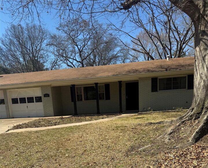 Property Photo: 108 E Circle Drive TX 75773