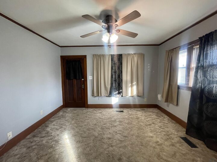 Property Photo:  721 S Linn St  IA 51106 