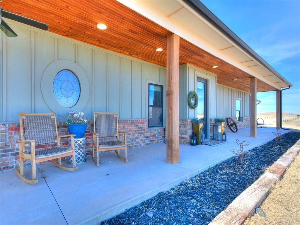 Property Photo: 6125 Alfadale Street OK 73090