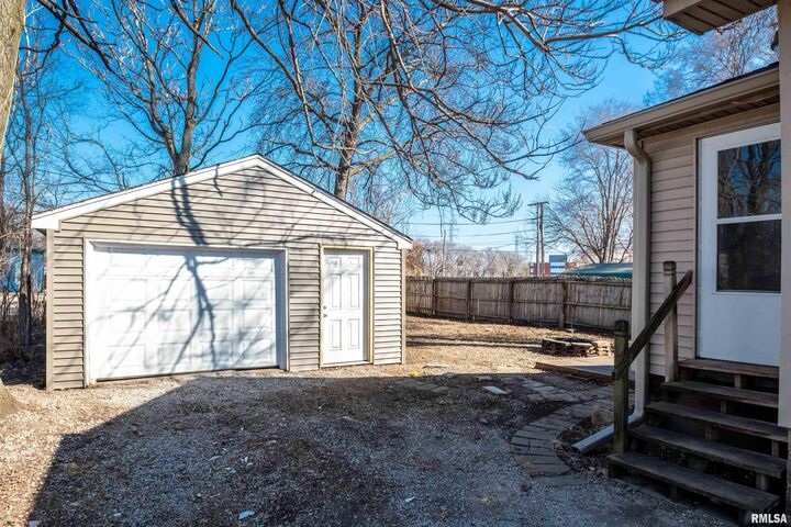 Property Photo:  331 McKinley Street  IL 61611 