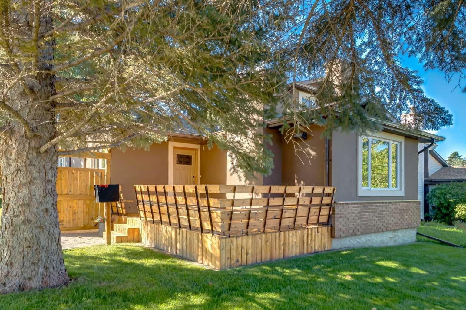 Photo de la propriété: 5001 30 Avenue SW AB T3E 6P9