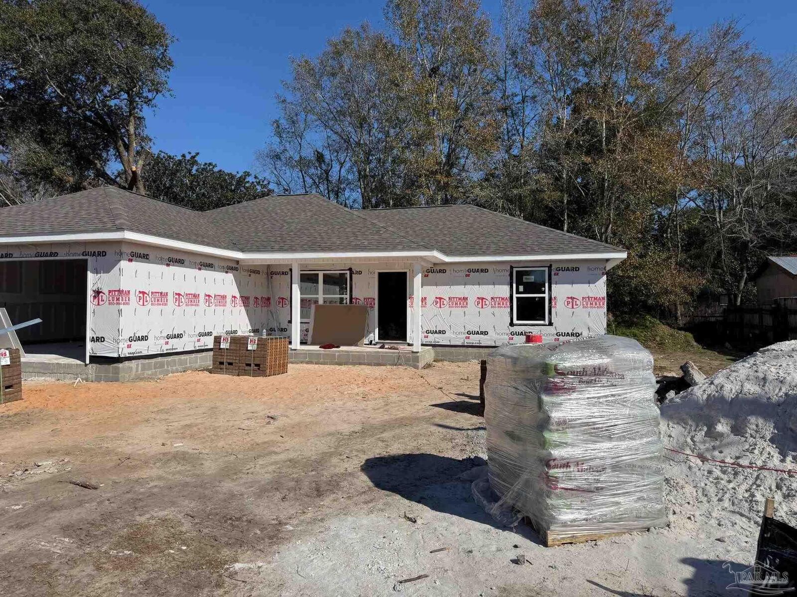 Property Photo: 4208 Eleanor St FL 32571