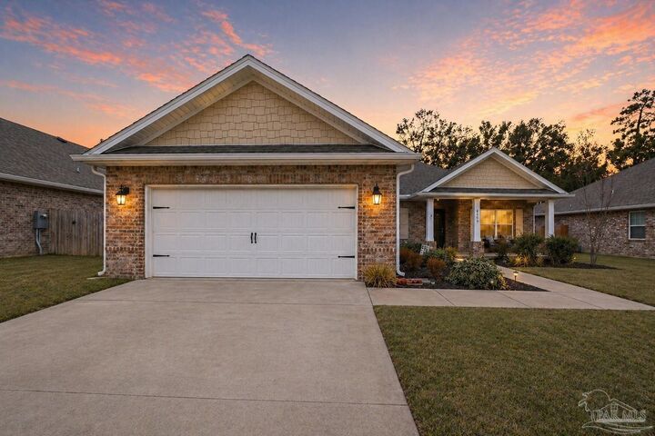 Property Photo: 6203 Carson Dr FL 32570