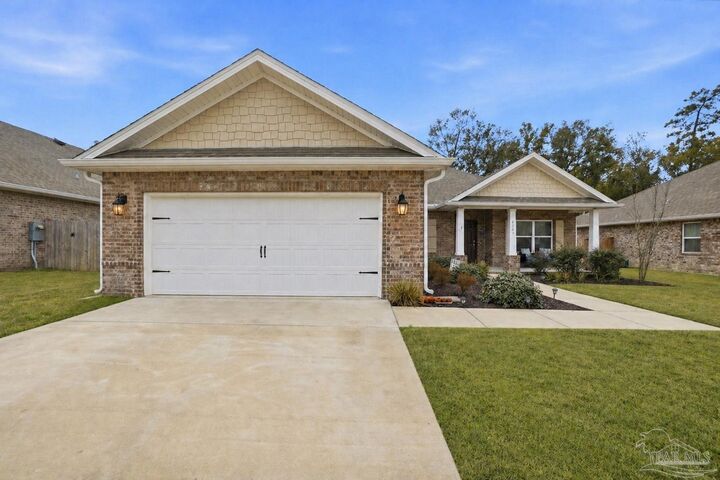 Property Photo:  6203 Carson Dr  FL 32570 
