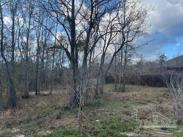 Property Photo: 1641 Hollow Point Dr FL 32533