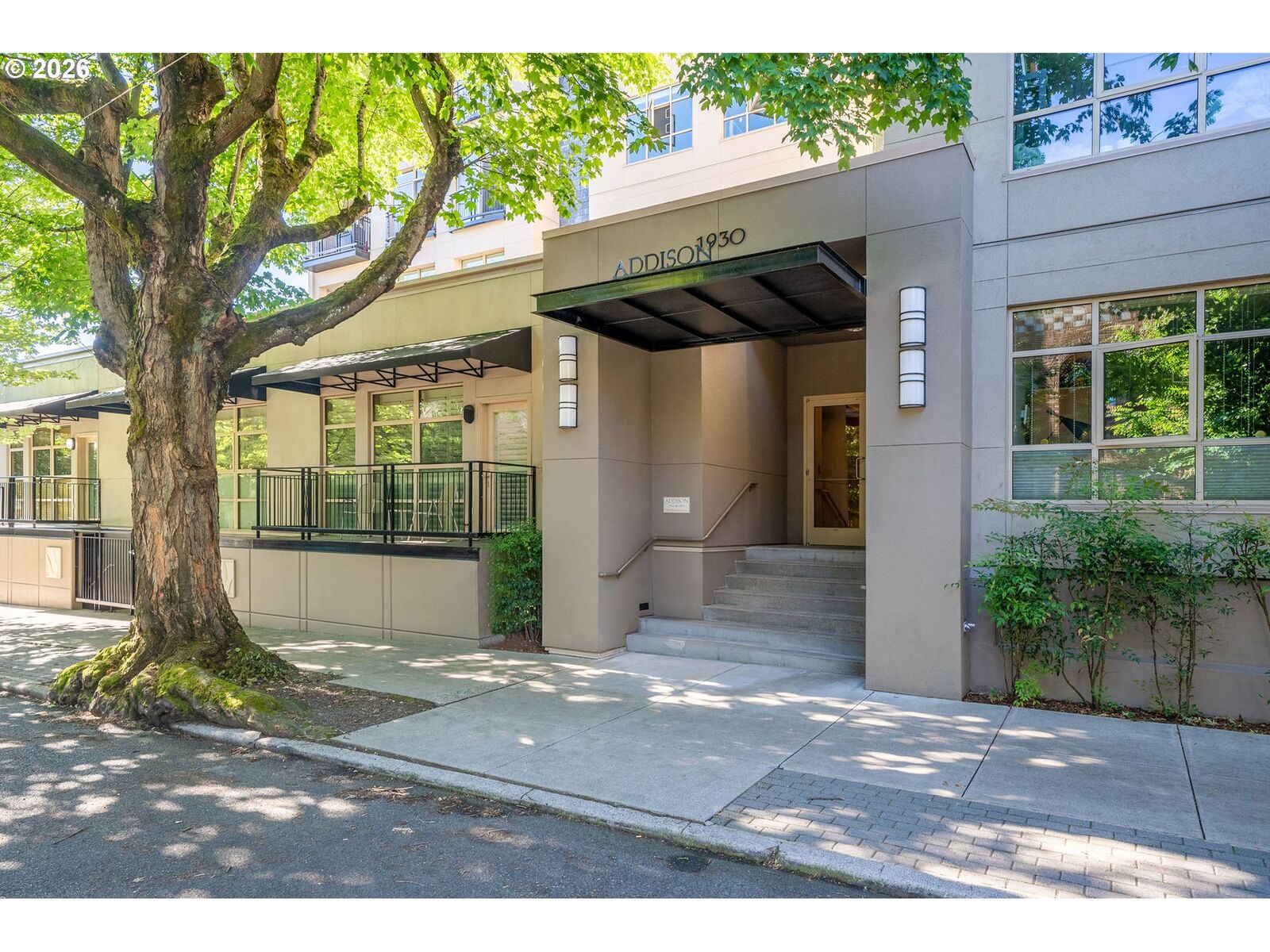 Property Photo: 1930 NW Irving St NW 401 OR 97209