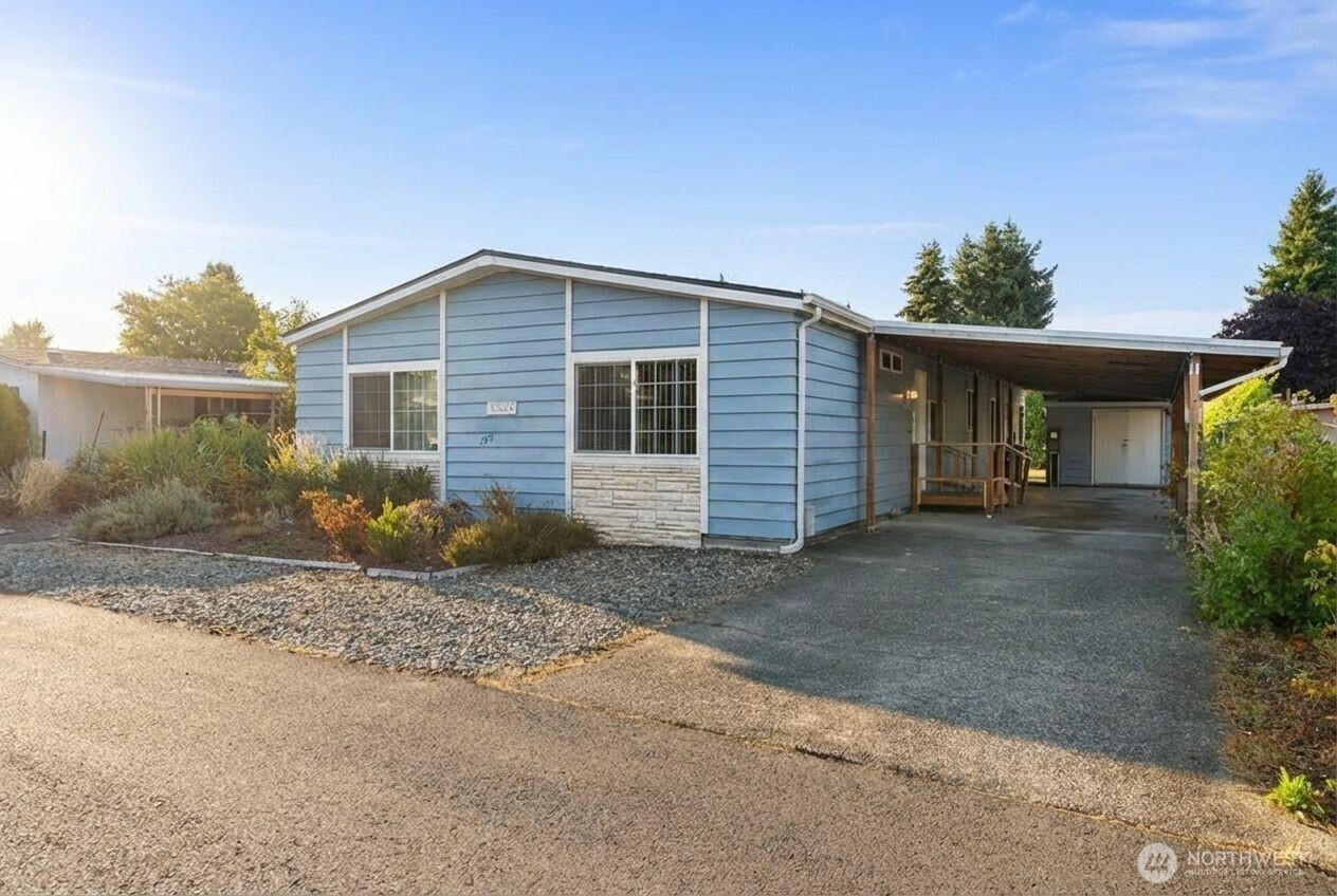 Property Photo:  5226  Chelan Lane  SE  WA 98503 