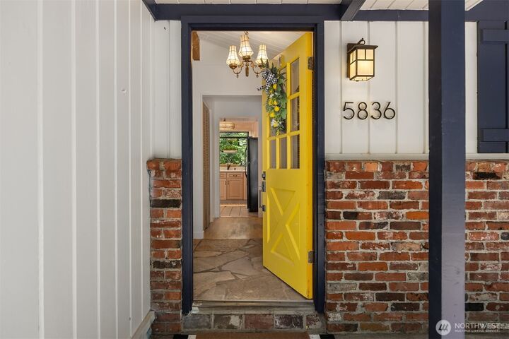 Property Photo:  5836  Battle Point Drive NE  WA 98110 