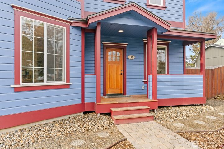 Property Photo:  105 N Anderson Street  WA 98926 