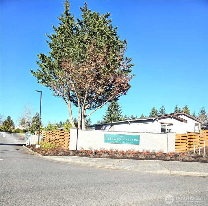 Property Photo:  1427  100th Street 75  WA 98204 