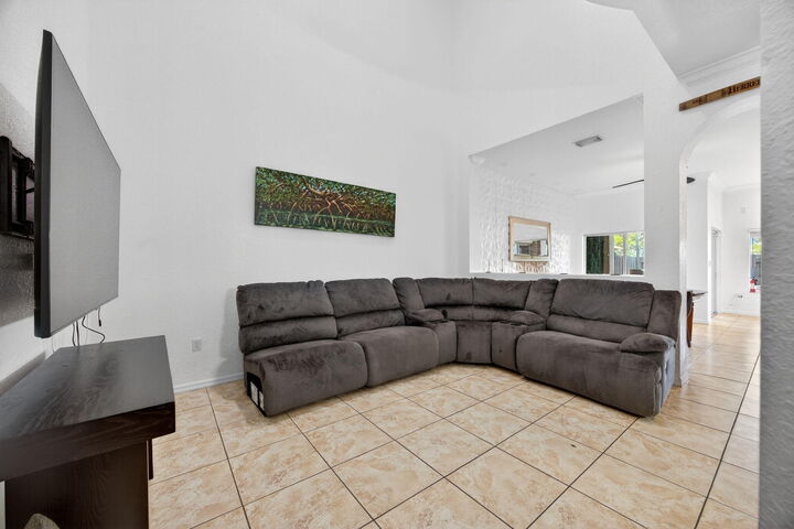 Property Photo: 2332 SE 16th Terrace FL 33035