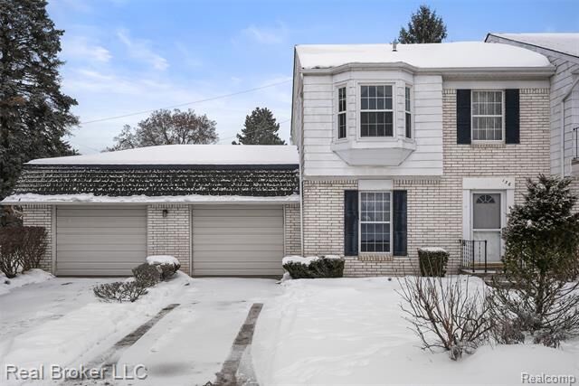 Property Photo:  136 Stratford Lane  MI 48309 