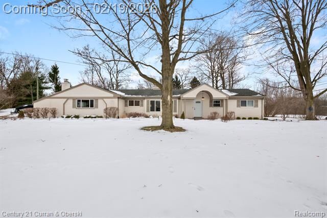 Property Photo:  21412 Holmbury Road  MI 48167 