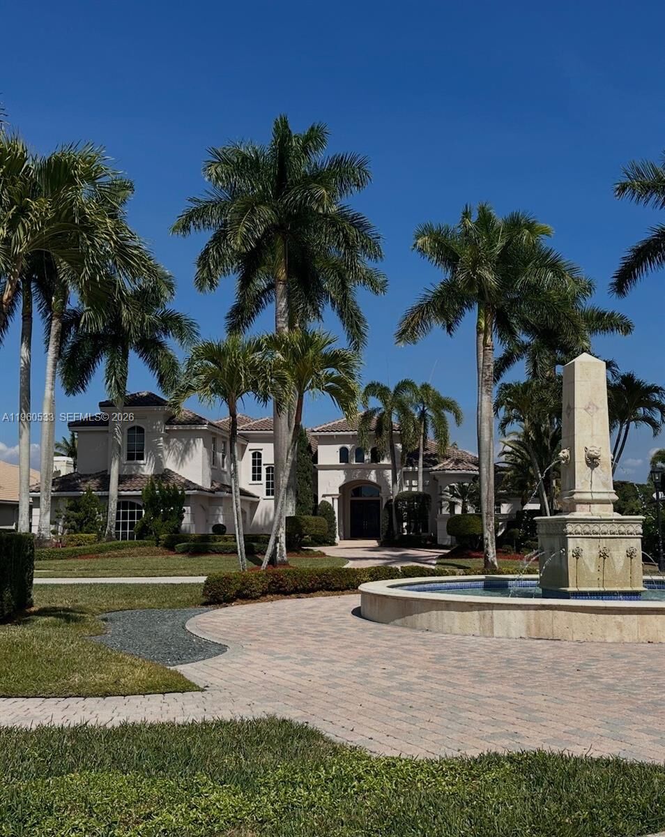 Property Photo: 2539 Royal Palm Way FL 33327