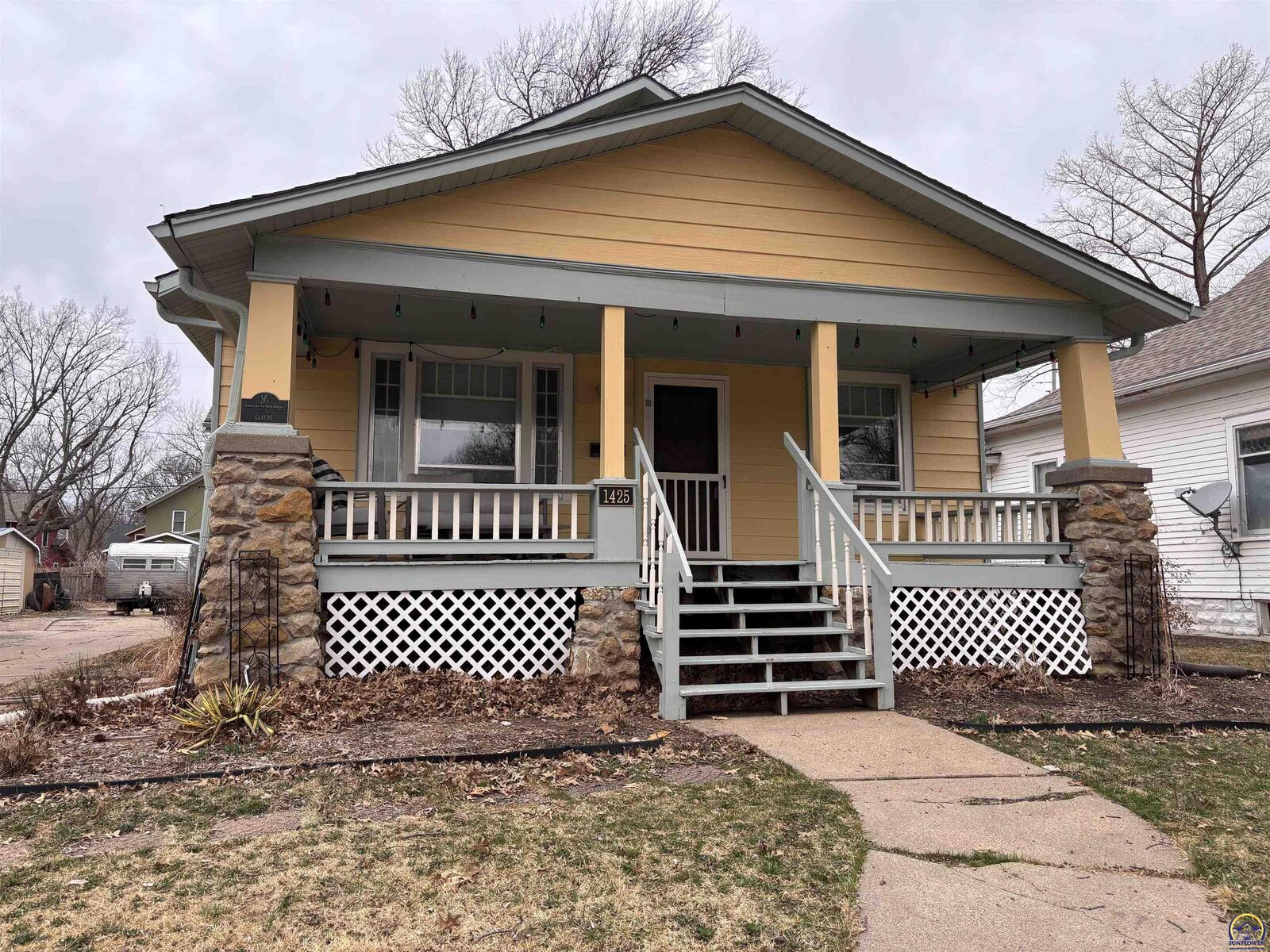 Property Photo:  1425 State St  KS 66801 