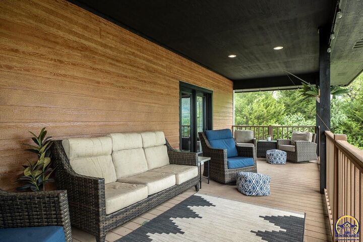 Property Photo:  13130 K-4 Hwy  KS 66088 