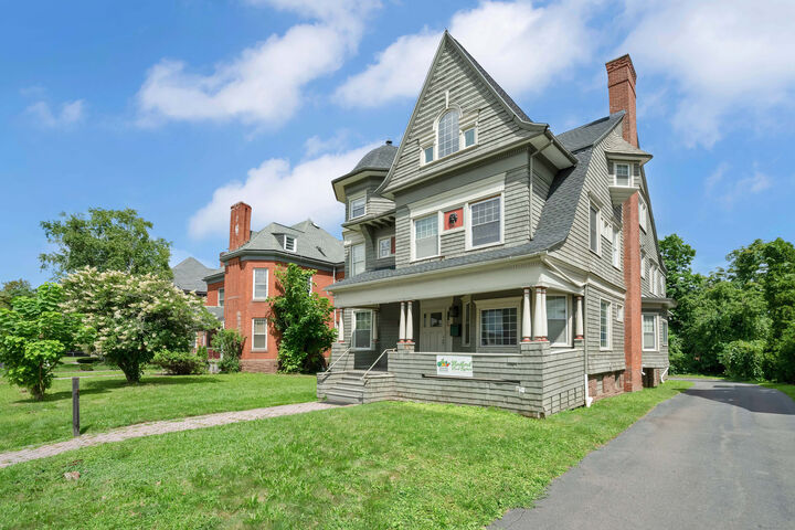 Property Photo:  190 Wethersfield Avenue  CT 06114 