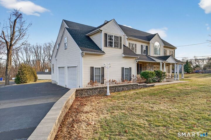 Property Photo:  173 Mill Plain Road  CT 06405 