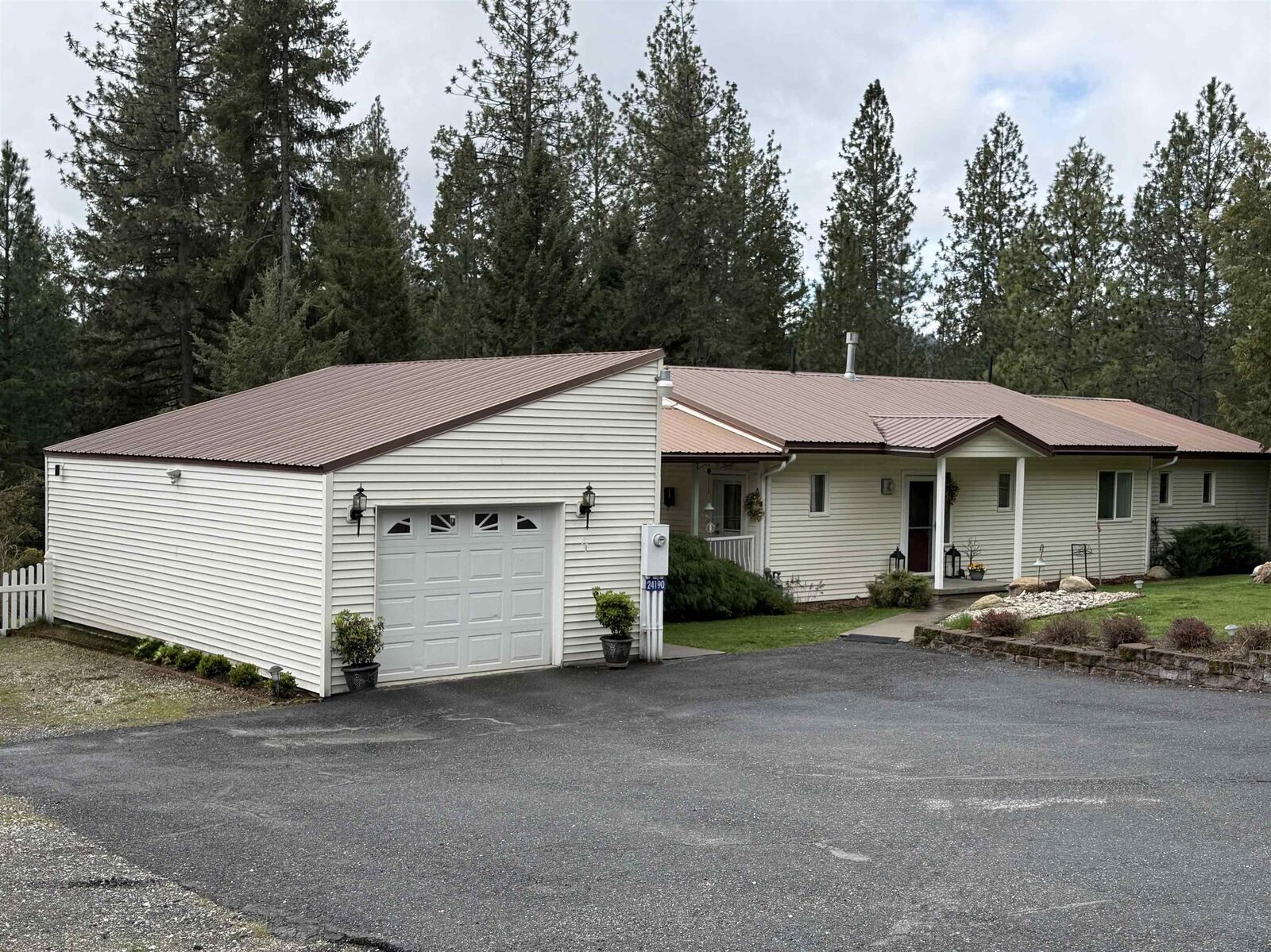 Property Photo:  2419 Q Sand Canyon Rd  WA 99109 