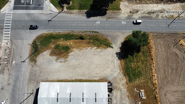 Property Photo: 898 Champion Street CA 93245