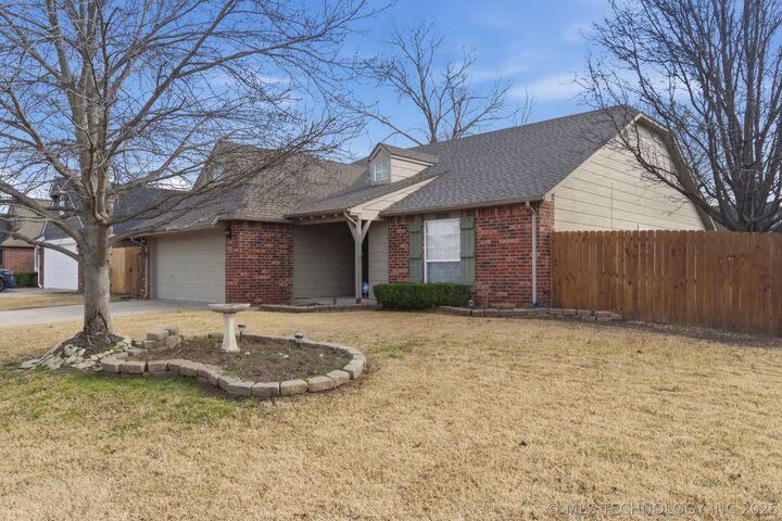 Property Photo:  20200 E 43rd Street S  OK 74014 