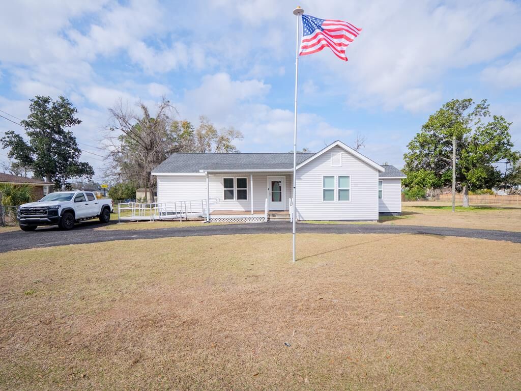 Property Photo:  111 Anderson St  GA 31648 