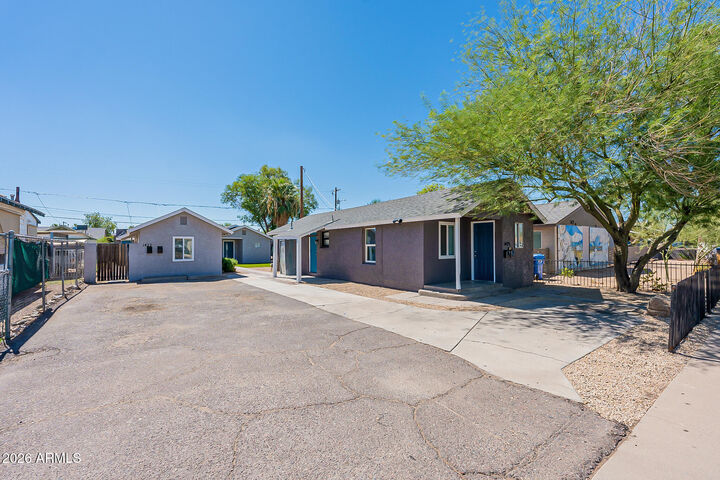 Property Photo: 1425 E Roosevelt Street AZ 85006
