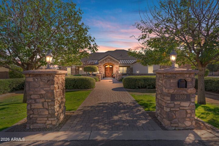 Property Photo:  21309 E Pummelos Road  AZ 85142 