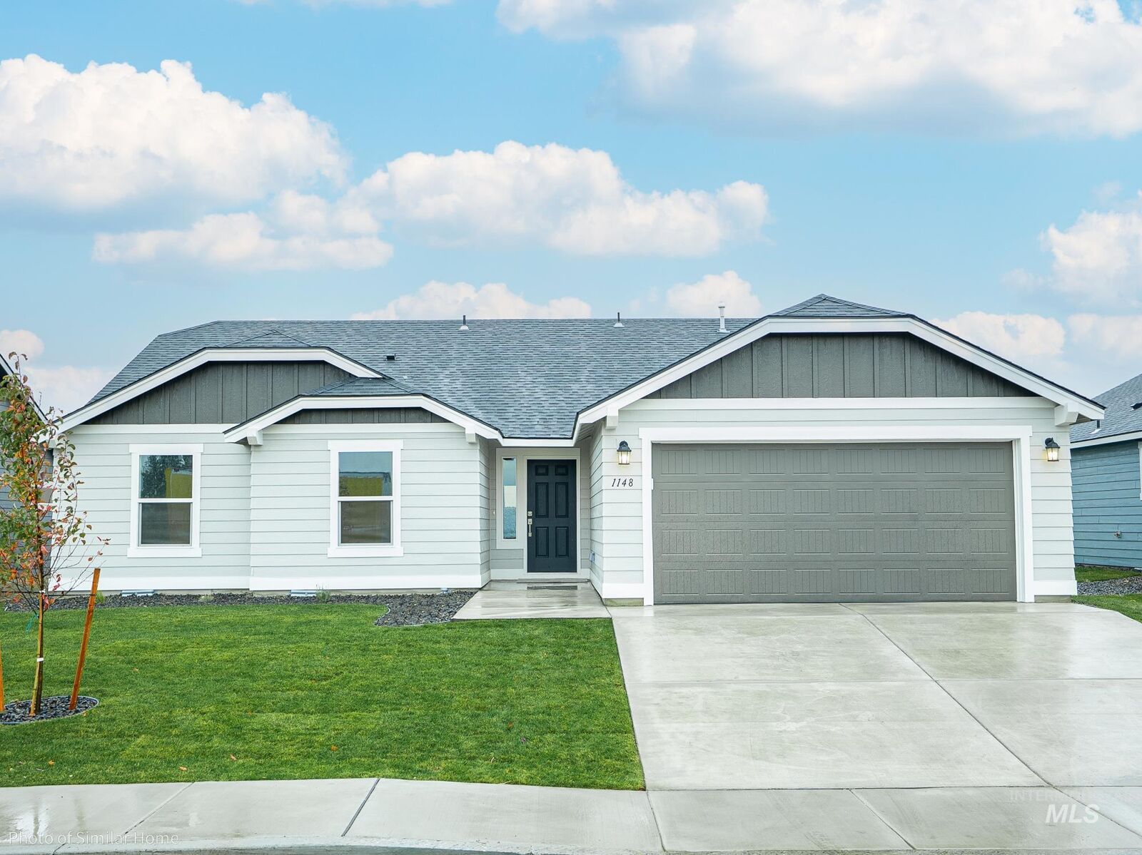 Property Photo:  11059 Bluefield Dr 28/7  ID 83605 