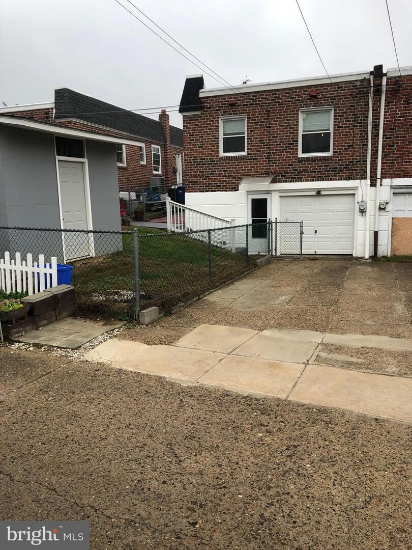 Property Photo:  8550 Tolbut Street  PA 19152 