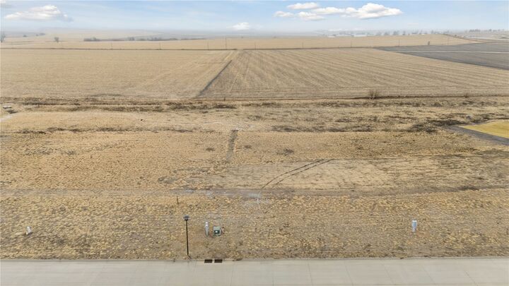 Property Photo:  201 Victory Lane  IA 52349 