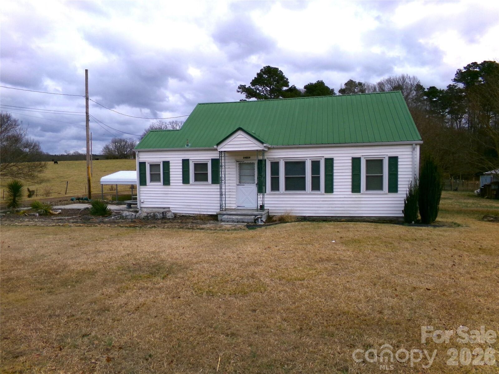 Property Photo: 24024 Old Aquadale Road NC 28001