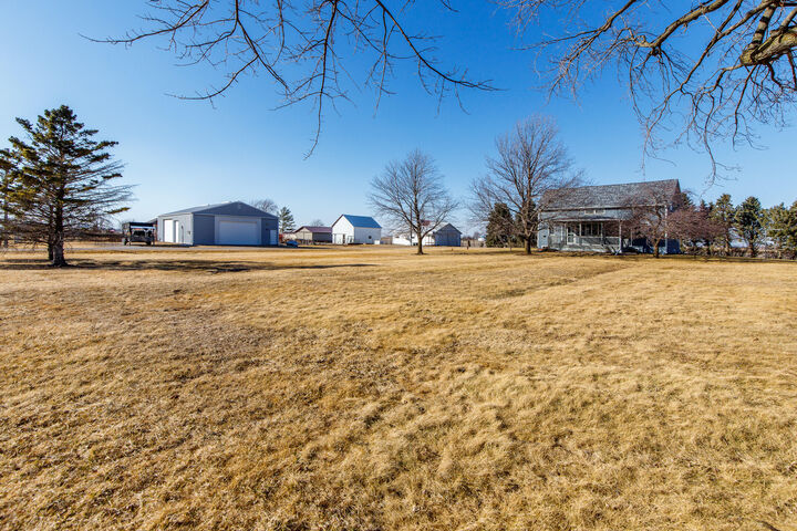 Property Photo: 51079 130th Street IA 50248