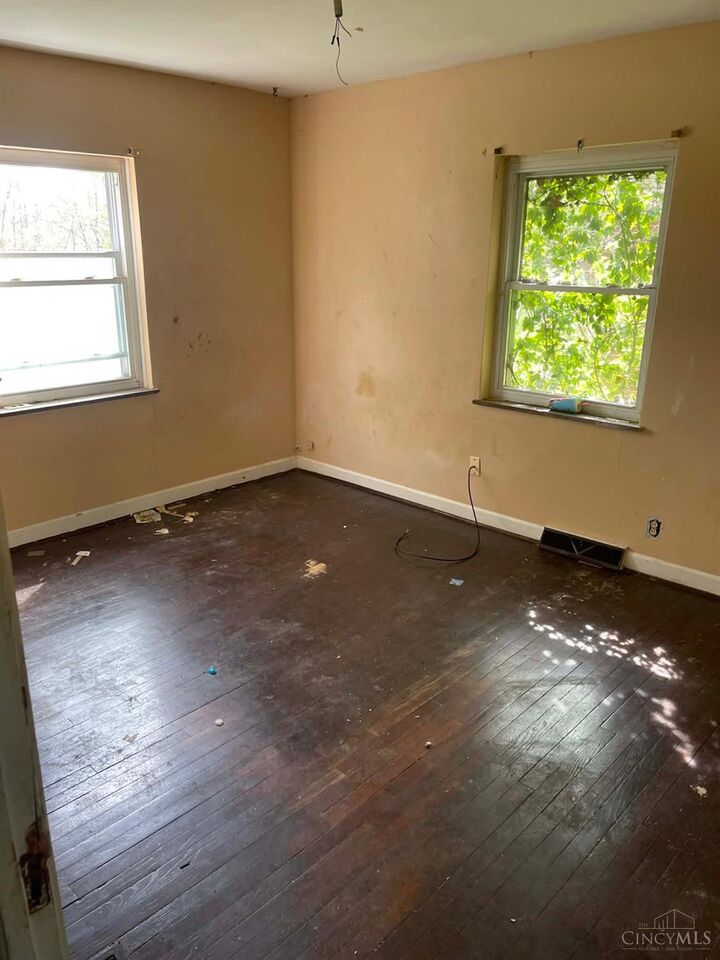 Property Photo:  2027 Sundale Avenue  OH 45239 