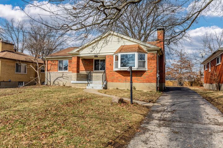 Property Photo: 2820 Geraldine Drive OH 45239