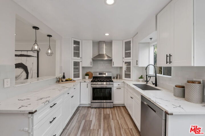 Property Photo: 843 N Martel Ave CA 90046