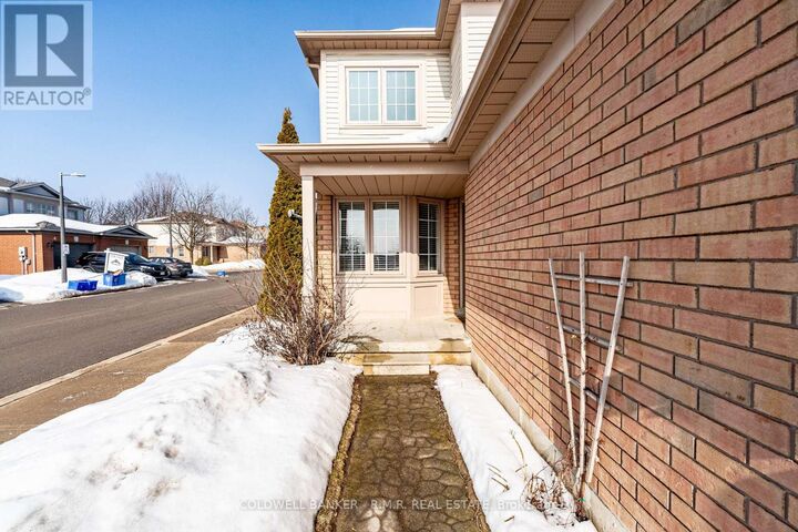 Property Photo: 15 Greengrove Way ON L1R 2N4