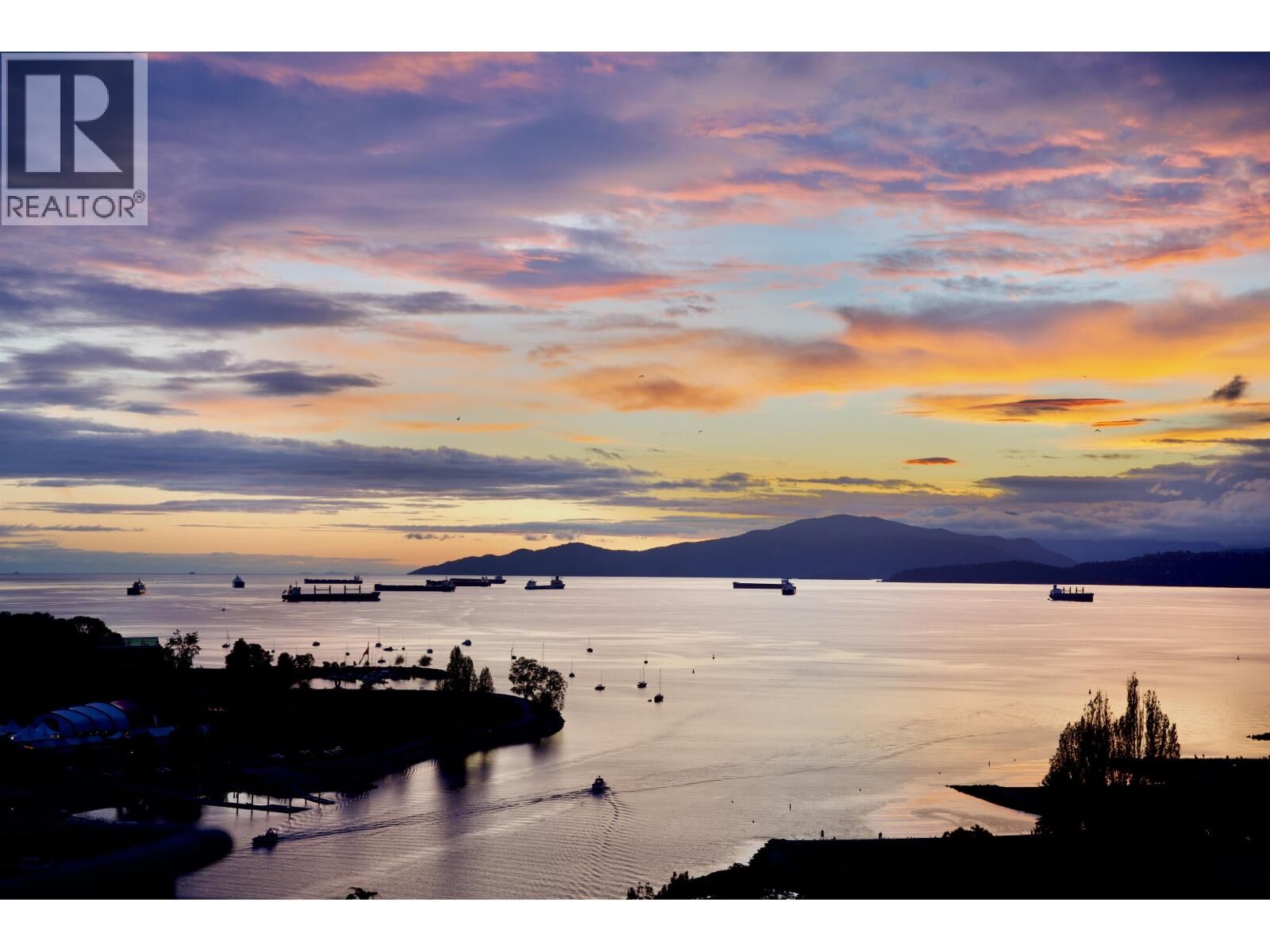 Property Photo: 907 Beach Avenue 2103 BC V6Z 2R3