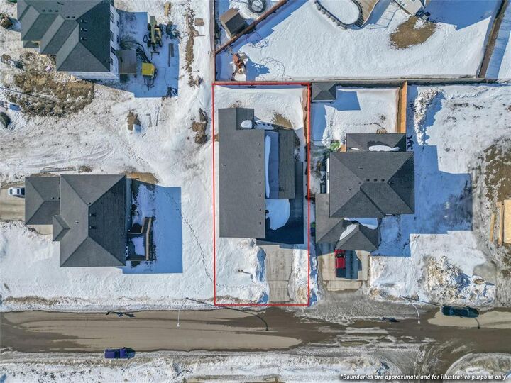 Property Photo:  52 Plateau Drive  MB R7B 4J2 