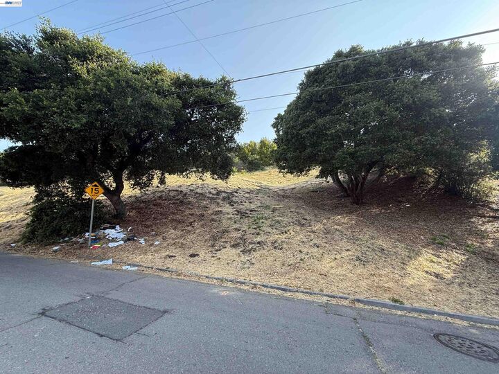 Property Photo: Outlook Ave CA 94608