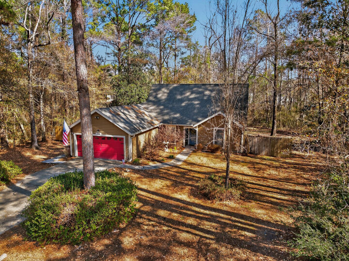 Property Photo:  104 Fairway Drive  FL 32536 