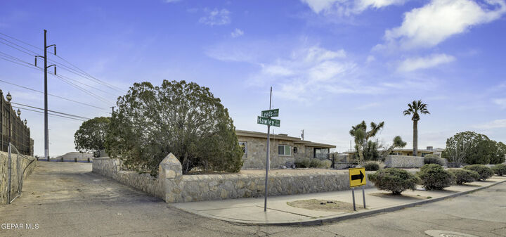 Property Photo:  2500 Hawley Circle Circle  TX 79903 