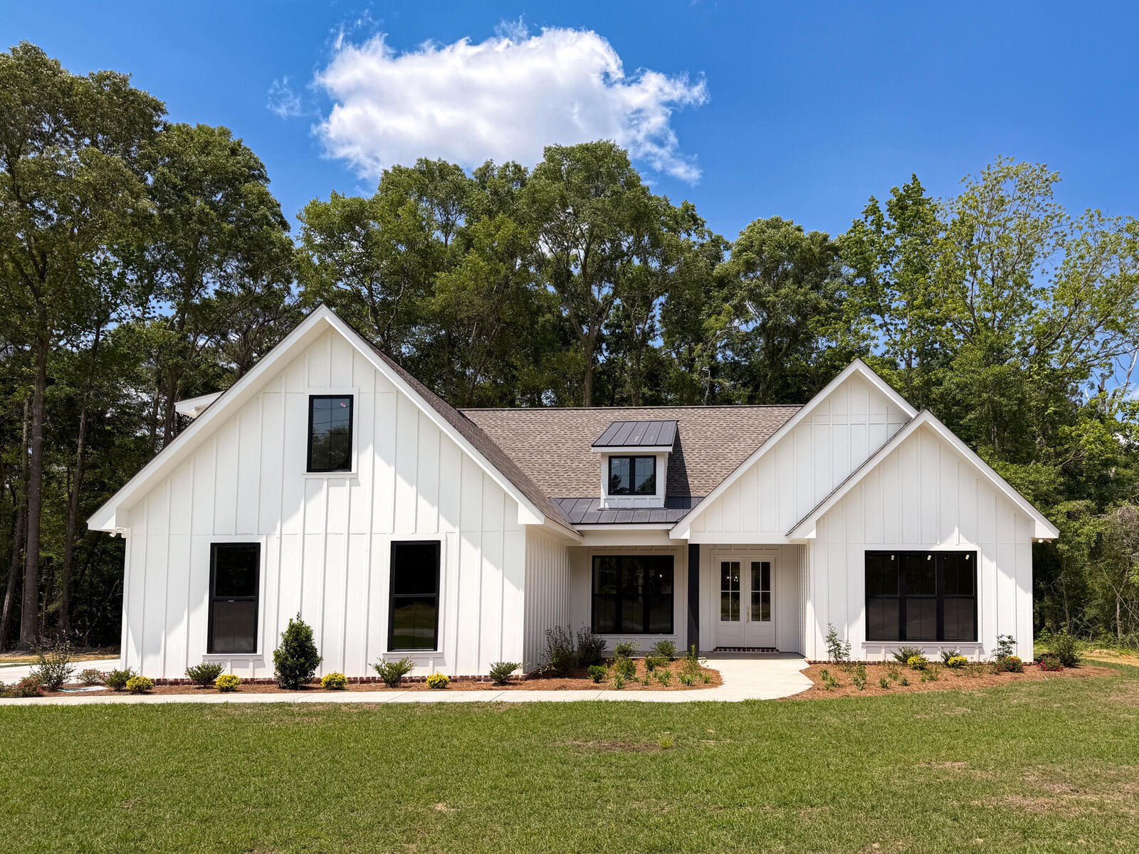 Property Photo:  41 Forest Barnes  MS 39465 