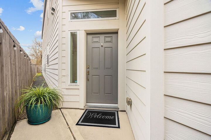 Property Photo: 1012 W 23rd Street TX 77008