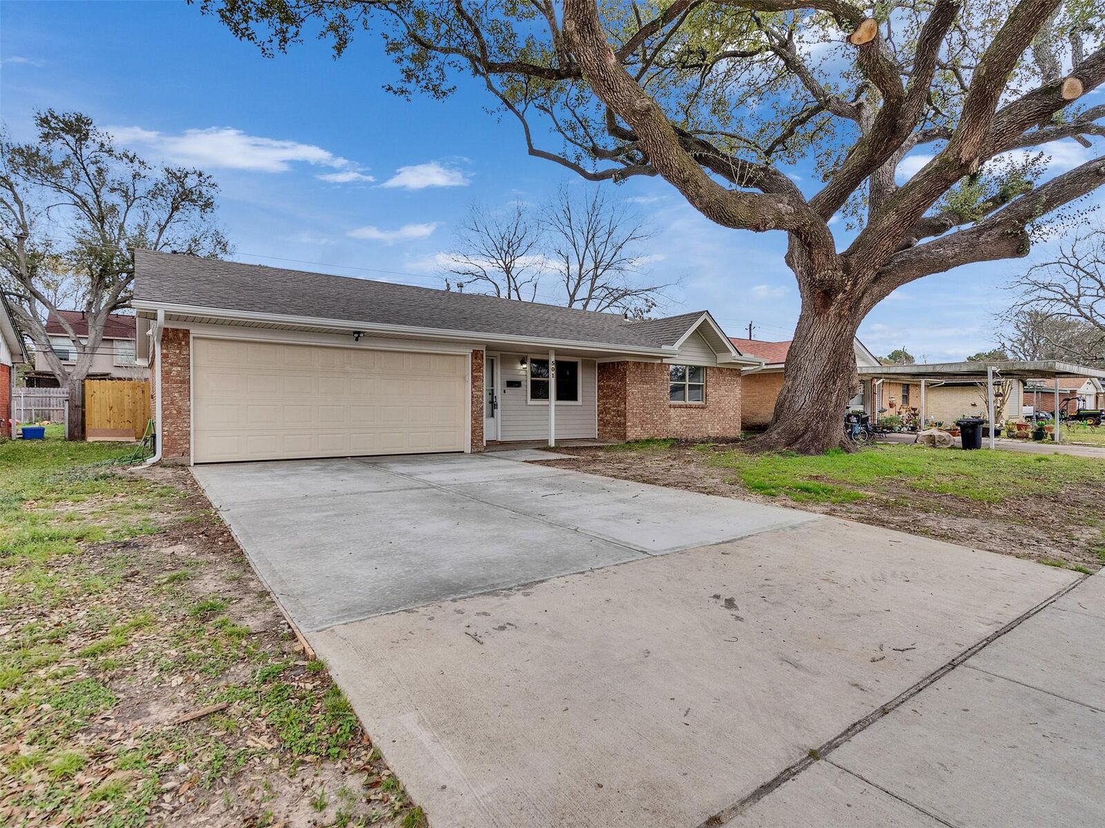 Property Photo:  501 Arbor Drive  TX 77536 
