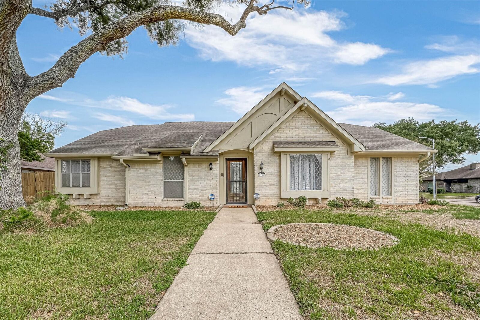Property Photo: 8706 Tavistock Drive TX 77031