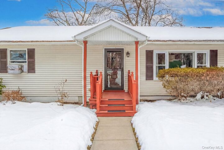 Property Photo:  538 Mountain View Avenue  NY 12443 