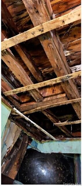 Property Photo:  1057 E 221st Street  NY 10469 